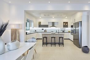 Almyriki Beach Villa