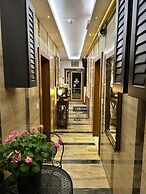 12 Rooms Boutique Hotel