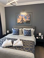 12 Rooms Boutique Hotel