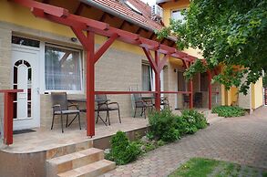 Aranyhal Apartmanház