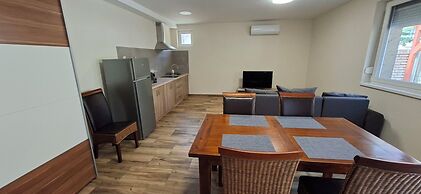 Aranyhal Apartmanház