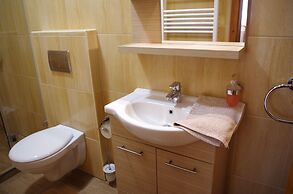 Aranyhal Apartmanház