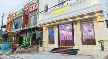 Hai Duong Hotel Co To