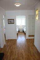 Brekkugata 33 Guesthouse