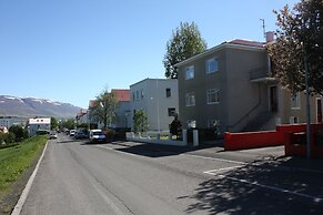 Brekkugata 33 Guesthouse