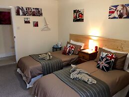 Hogwarts Bed and Continental Breakfast