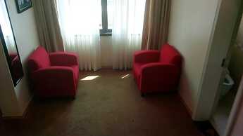 Courtyard International Hotel