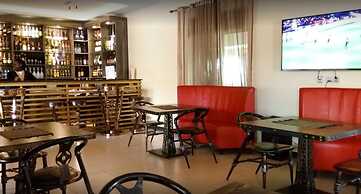 Courtyard International Hotel