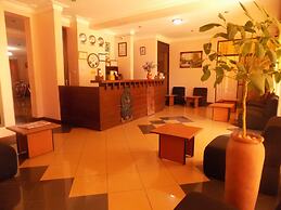 Entebbe Travelle'rs Inn