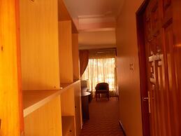 Entebbe Travelle'rs Inn