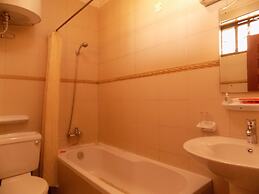 Entebbe Travelle'rs Inn