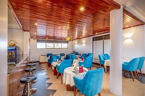 Entebbe Travelle'rs Inn