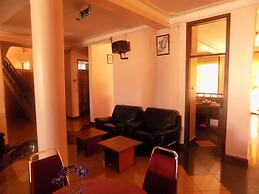 Entebbe Travelle'rs Inn