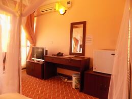 Entebbe Travelle'rs Inn