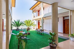 Entebbe Travelle'rs Inn