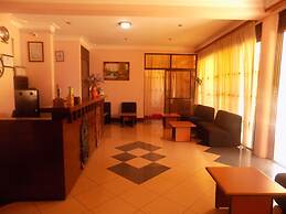 Entebbe Travelle'rs Inn