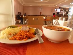 Entebbe Travelle'rs Inn