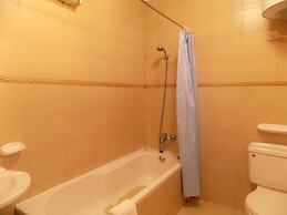 Entebbe Travelle'rs Inn