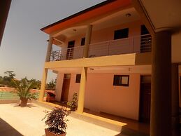 Entebbe Travelle'rs Inn