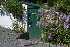 Coed-Y-Fron Guest House