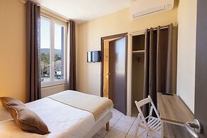 L'Aptois Hotel