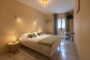 L'Aptois Hotel