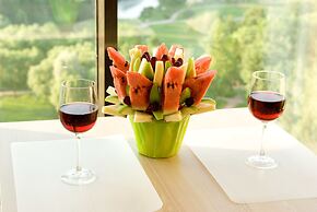 Panoramic Apartments S16