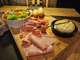 Hôtel Restaurant L'Oustaloun