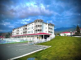 Mountain View Resort and Suites at Fairmont Hot Springs