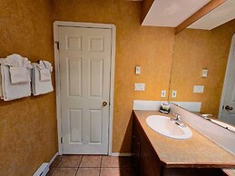 Mountain View Resort and Suites at Fairmont Hot Springs