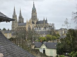 Castel Bayeux Guesthouse