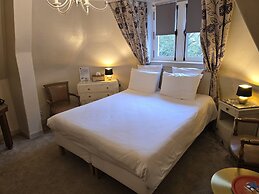 Castel Bayeux Guesthouse