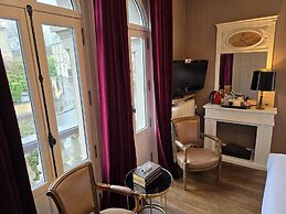 Castel Bayeux Guesthouse