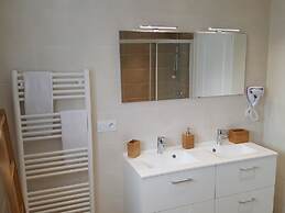 Castel Bayeux Guesthouse