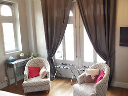 Castel Bayeux Guesthouse