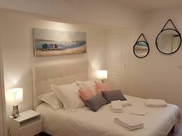 Castel Bayeux Guesthouse