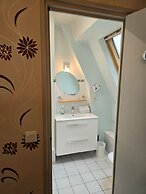 Castel Bayeux Guesthouse