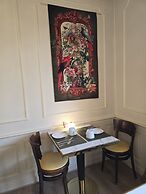 Castel Bayeux Guesthouse