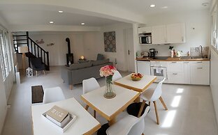 Castel Bayeux Guesthouse