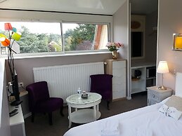 Castel Bayeux Guesthouse