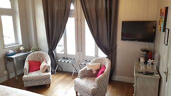 Castel Bayeux Guesthouse