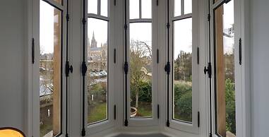 Castel Bayeux Guesthouse