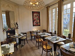 Castel Bayeux Guesthouse