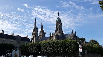 Castel Bayeux Guesthouse