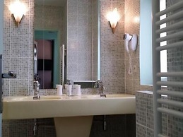 Castel Bayeux Guesthouse