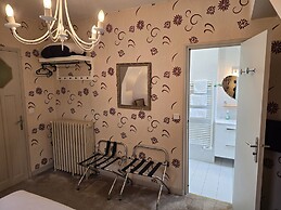 Castel Bayeux Guesthouse