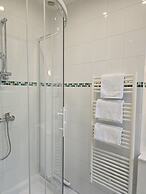 Castel Bayeux Guesthouse