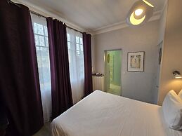 Castel Bayeux Guesthouse