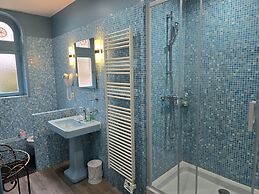 Castel Bayeux Guesthouse