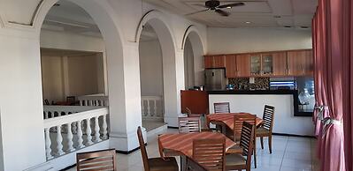 Hotel DeQur Jakarta Kota